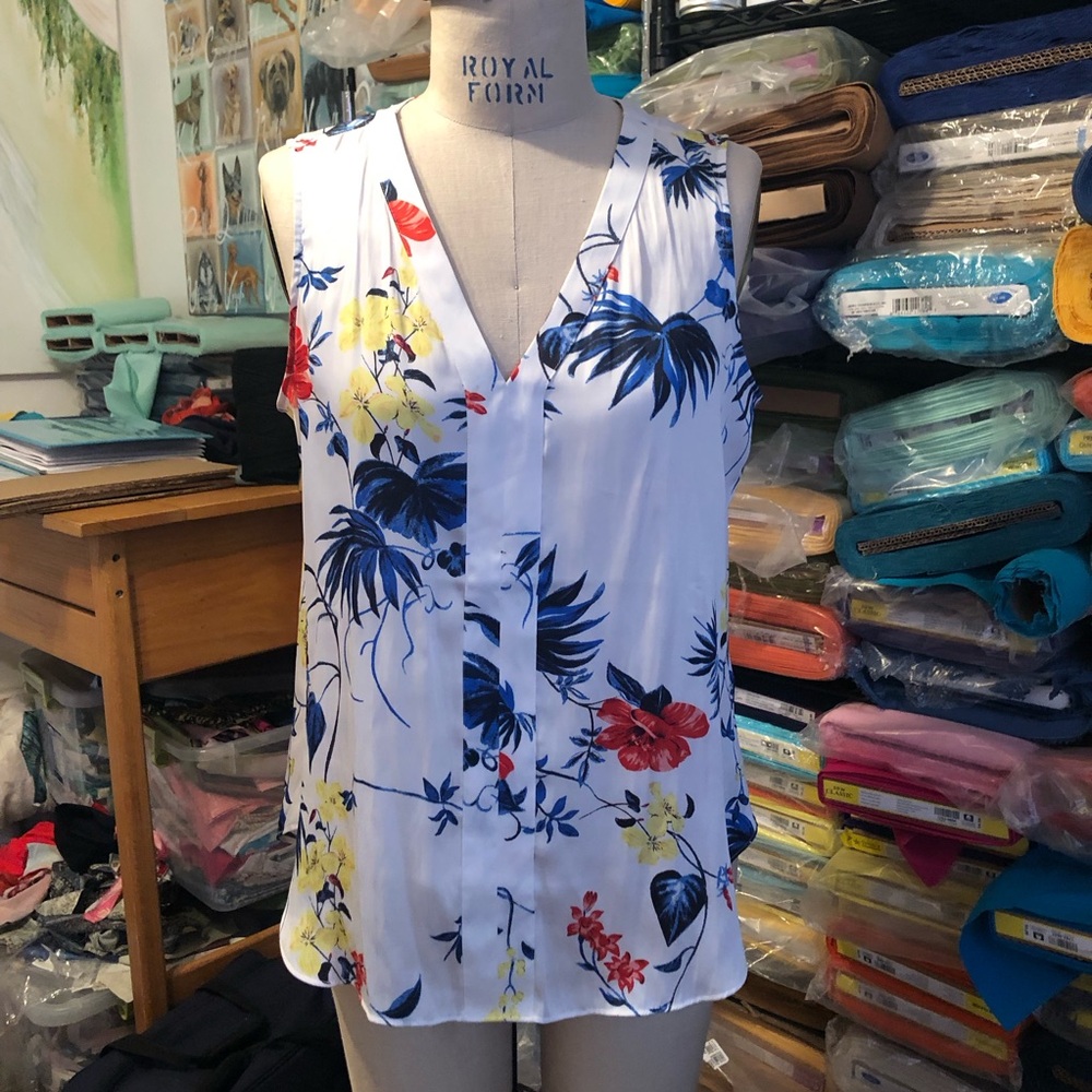 Banana Republic M top